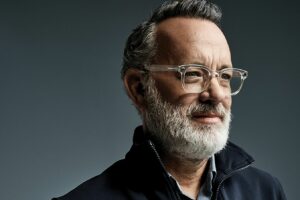 Obras de ficção devem retratar história do racismo nos EUA, afirma Tom Hanks em jornal