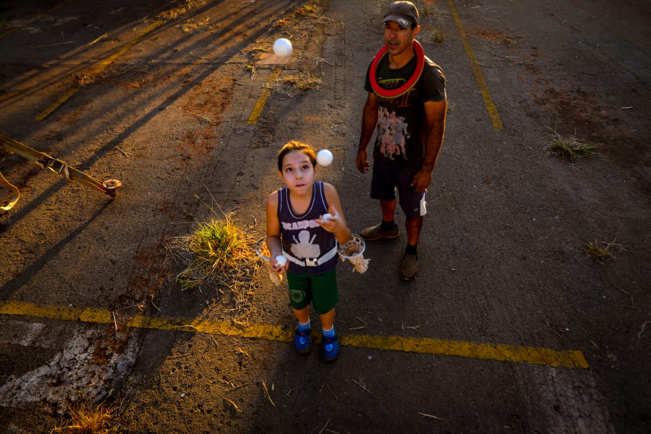 Mais Goiás trás um ensaio documental sobre o cotidiano dos artista do Circo Khronos; confira ao final da matéria. (Foto: Jucimar de Sousa/Mais Goiás)