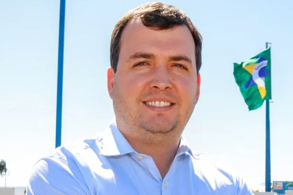 Prefeito de Itauçu retira nome para ser vice na chapa de Wilson Tavares pela AGM