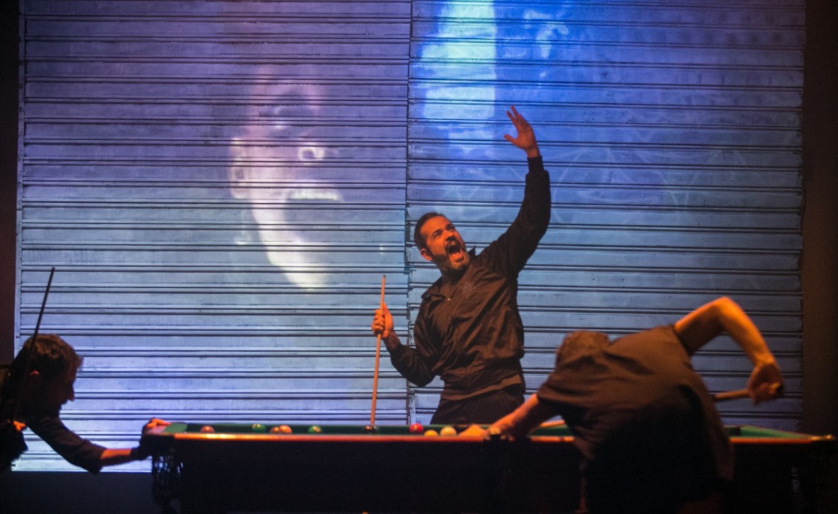 #EmCasaComSesc apresenta o espetáculo "Tragédia"