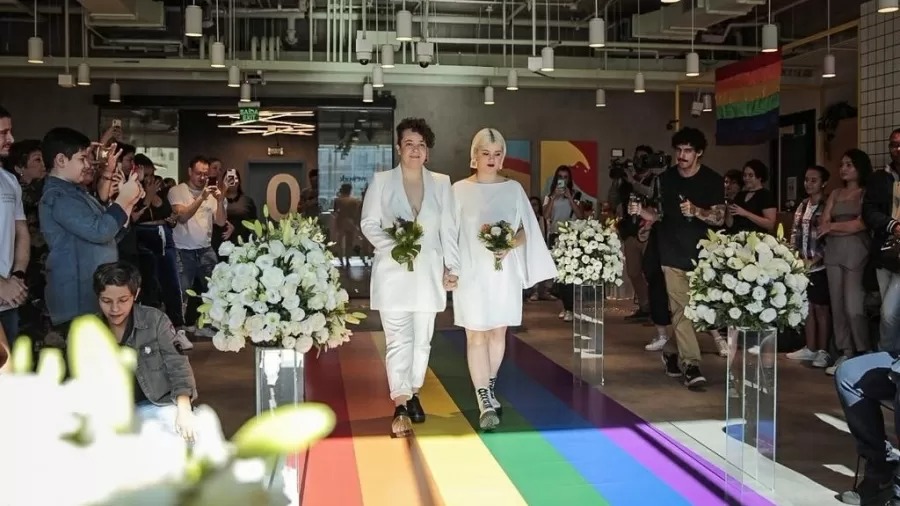 Após vitória de Bolsonaro, uniões homoafetivas crescem e chegam a 80 mil