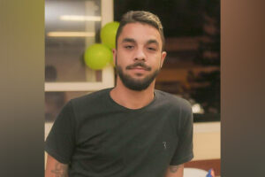 Fotógrafo é morto por traficantes após pedir silêncio para filha dormir no RJ