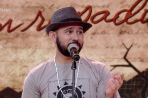 Bráulio Bessa diz que teve medo de morrer de Covid: 'Não queria ser mais um número' Poeta Bráulio Bessa, do 'Encontro', está internado com Covid-19