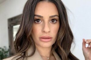 Atiz de 'Glee' jogou sapato em funcionária durante ensaio fotográfico, diz jornalista