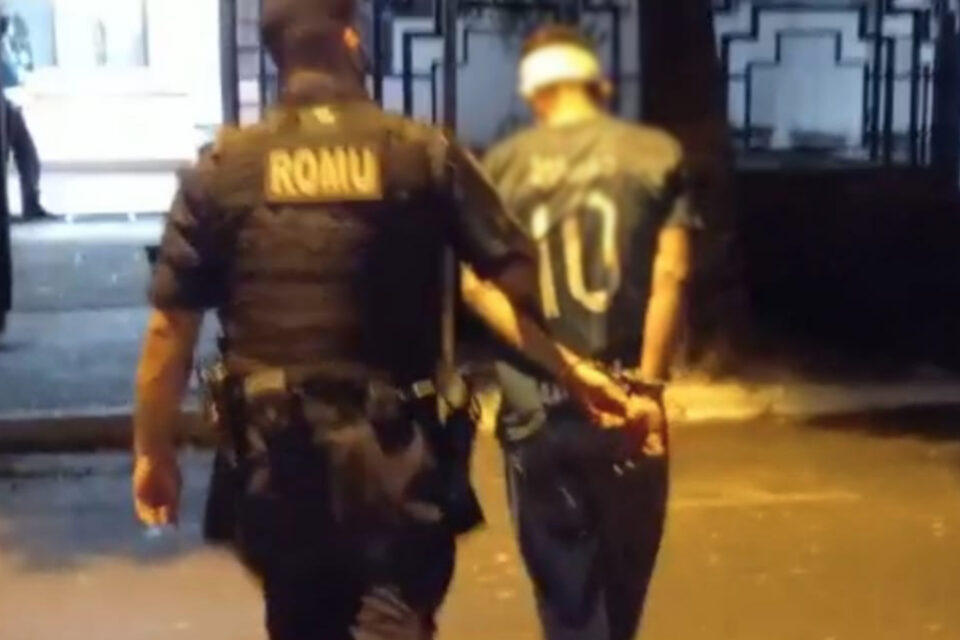 Preso suspeito de agredir a mãe com golpes de martelo na cabeça, em Goiânia