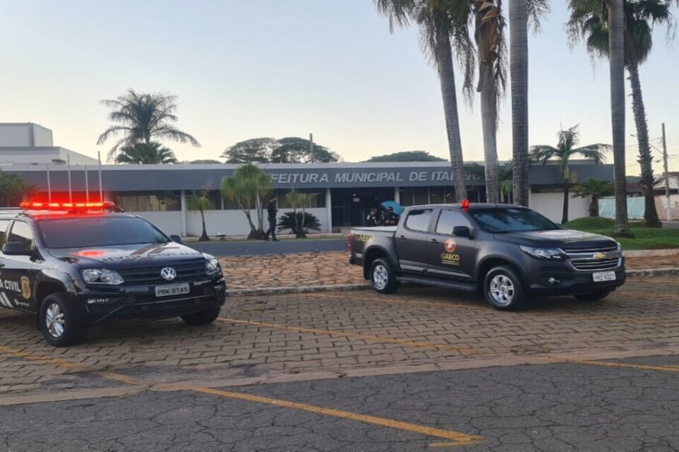O Ministério Público realiza operação para desarticular um grupo suspeito de contratação de funcionários fantasmas por 9 anos em Itaberaí. (Foto: divulgação/MP)