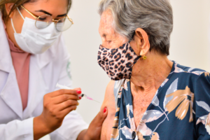 Especialistas defendem uso da Coronavac na terceira dose contra Covid (Foto: Jucimar de Sousa - Mais Goiás)