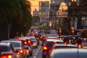 Secretaria de Mobilidade dá início a teste de semáforos inteligentes com câmeras em Goiânia