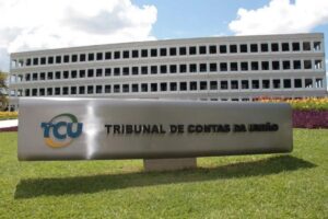 TCU libera pagamentos, mas manda governo incluir Pé-de-Meia no Orçamento de 2025