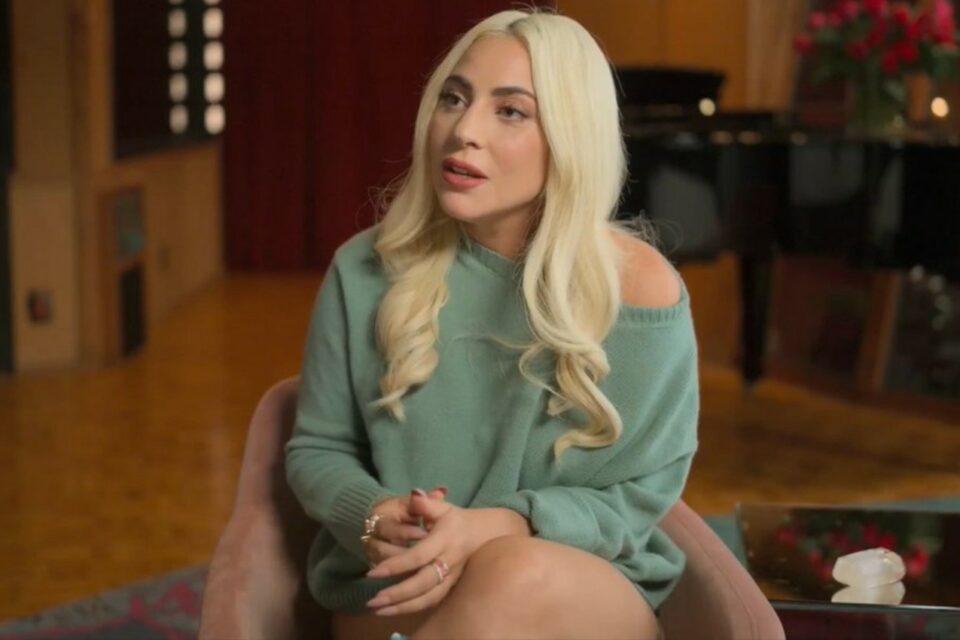 Lady Gaga revela que engravidou após ser estuprada aos 19 anos