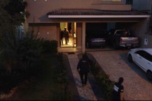 A Polícia Civil de Goiás (PC-GO) prendeu, na quinta-feira (27), 22 pessoas suspeitas de tráfico de drogas e lavagem de dinheiro. (Foto: divulgação/Polícia Civil)