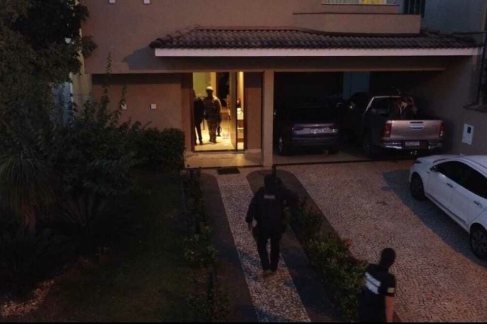 A Polícia Civil de Goiás (PC-GO) prendeu, na quinta-feira (27), 22 pessoas suspeitas de tráfico de drogas e lavagem de dinheiro. (Foto: divulgação/Polícia Civil)