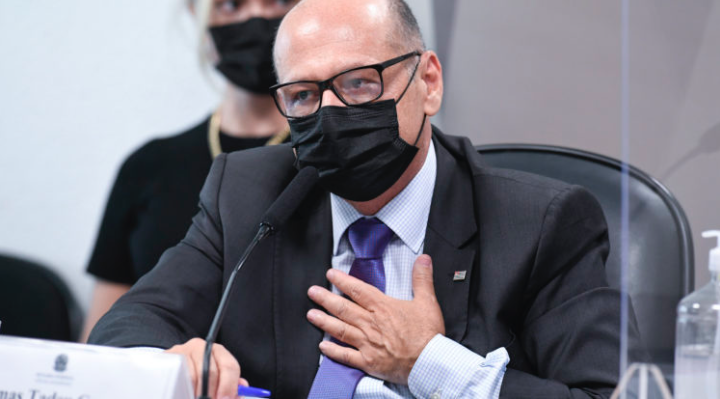 Dimas Covas, diretor do Instituto Butantan, na CPI da Covid (Foto: Jefferson Rudy/Agência Senado)
