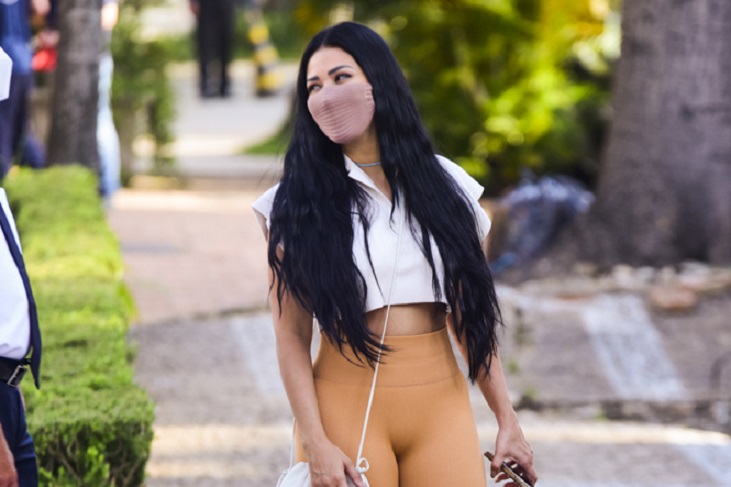 Simaria é vista deixando loja de decoração em São Paulo; fotos