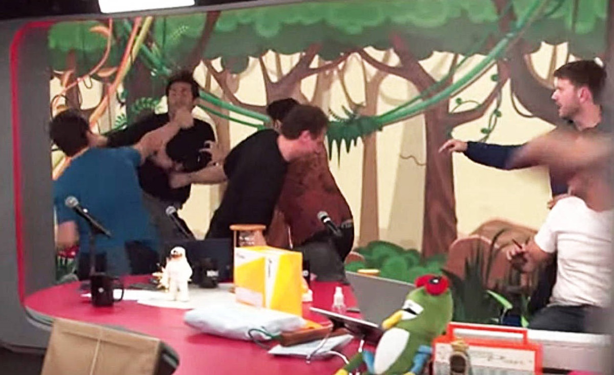 programa André Marinho Tomé Abduch Pânico Apresentador e convidado do 'Pânico' trocam socos ao vivo; vídeo