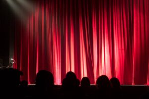 Teatro em Casa apresenta pré-estreia do espetáculo ((Parênteses))