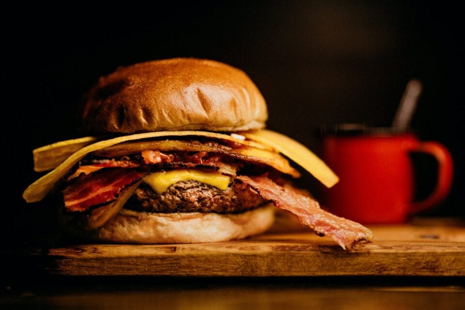 dia-do-hamburguer-sanduiches-em-goiania-capa