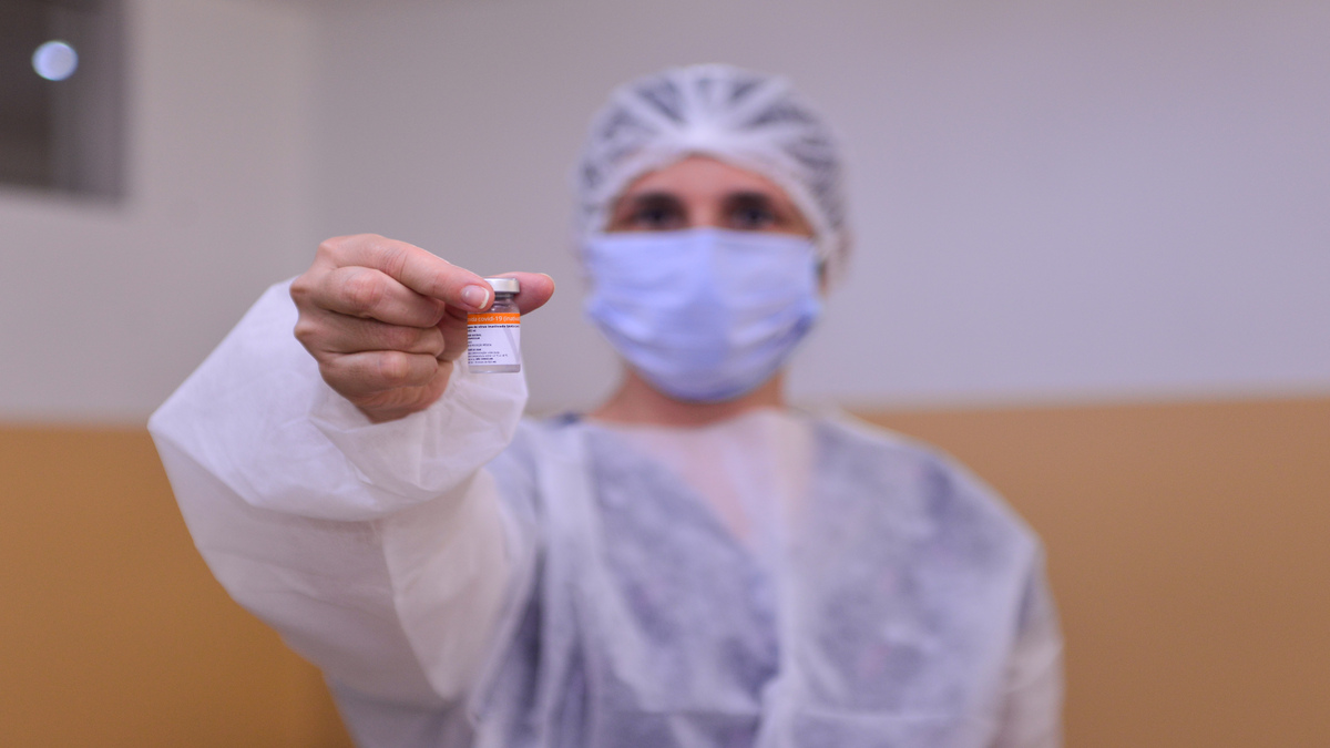 Vacinas mantêm eficácia alta contra variante indiana, dizem estudos