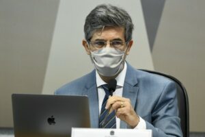Teich diz que deixou Saúde por não ter autonomia nas decisões