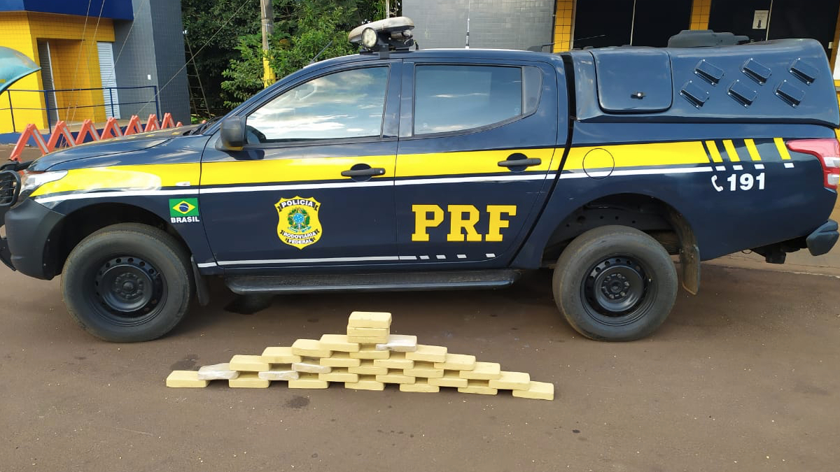 Droga avaliada em R$ 4 milhões é encontrada escondida em porta de carro, em Jataí