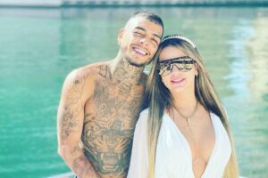 Viúva de MC Kevin diz que dorme abraçada com as roupas do funkeiro Dia dos Namorados Viúva de MC Kevin rebate críticas sobre veracidade de carta deixada pelo funkeiro Deolane Bezerra MC Kevin estava 'extremamente agitado' após beber e usar droga, diz esposa