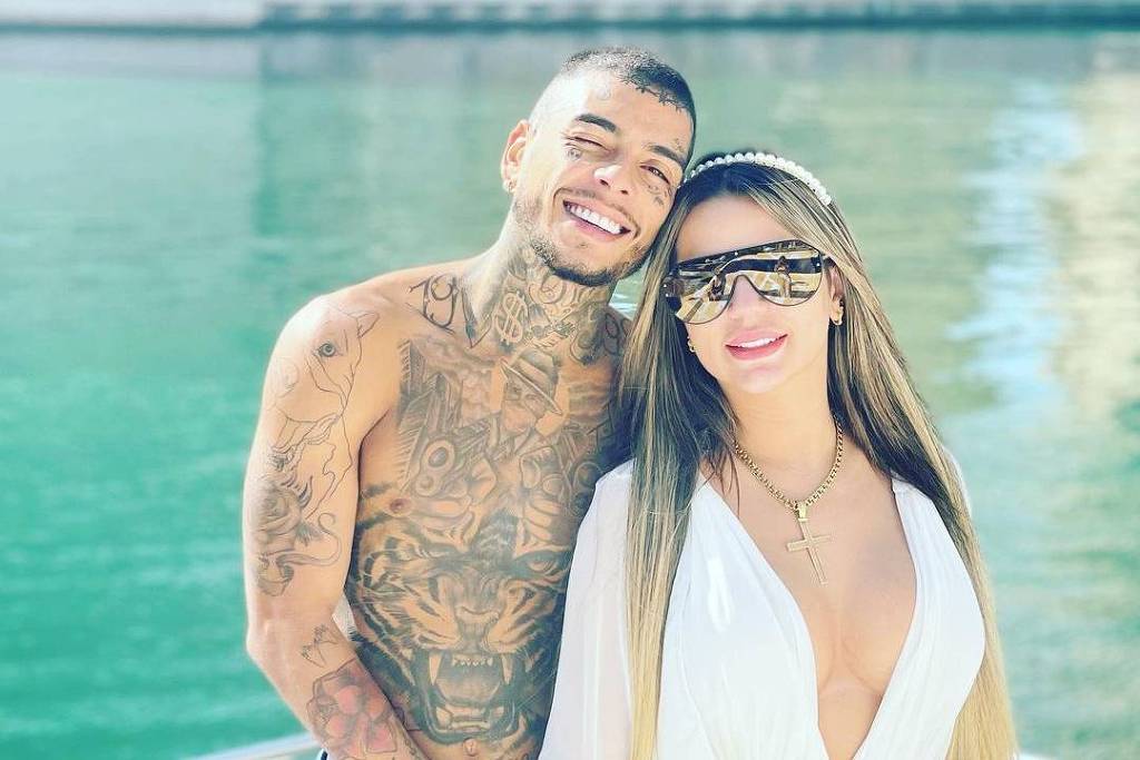 Viúva de MC Kevin diz que dorme abraçada com as roupas do funkeiro Dia dos Namorados Viúva de MC Kevin rebate críticas sobre veracidade de carta deixada pelo funkeiro Deolane Bezerra MC Kevin estava 'extremamente agitado' após beber e usar droga, diz esposa