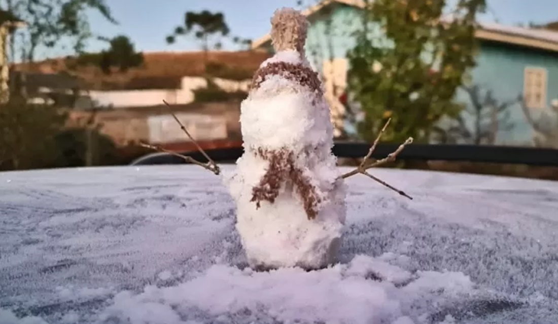 Serra Catarinense registra temperaturas negativas e fica coberta de gelo (Foto: Mycchel Legnaghi/São Joaquim Online)Serra Catarinense registra temperaturas negativas e fica coberta de gelo (Foto: Mycchel Legnaghi/São Joaquim Online)