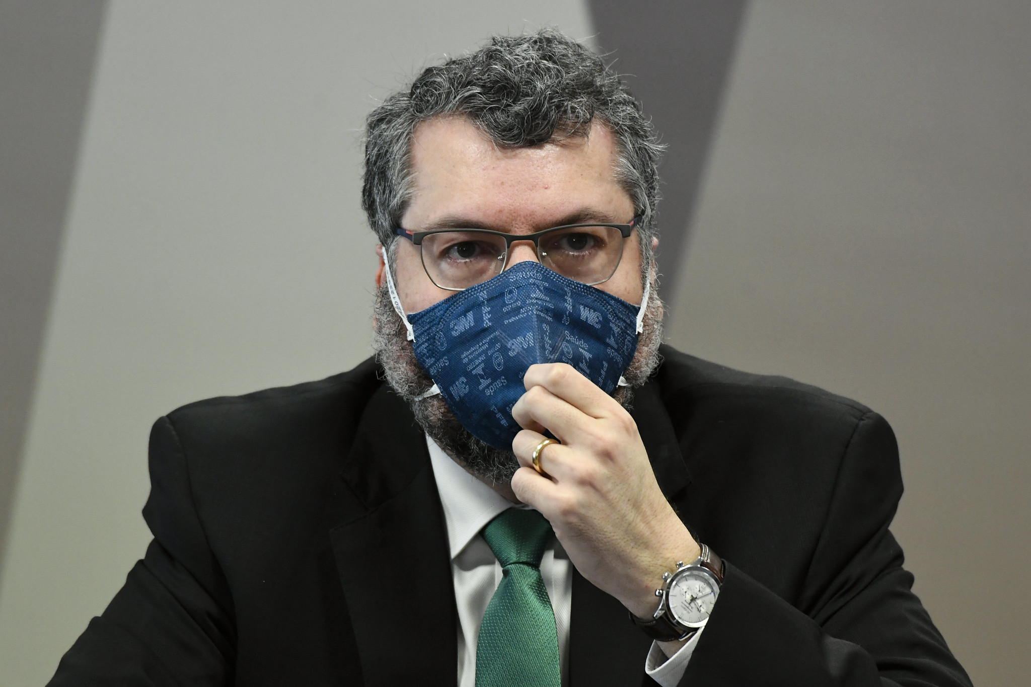 Ernesto Araújo aciona STF contra quebra de sigilo aprovada pela CPI da Covid