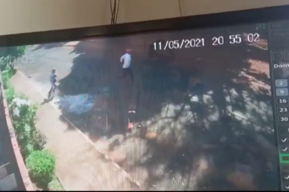 Um jovem de 24 anos foi preso suspeito de invadir a casa, render a família e roubar R$ 80 mil em joias e dois celulares, em Jataí