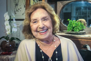 Walcyr Carrasco e Beth Goulart lamentam morte de Eva Wilma