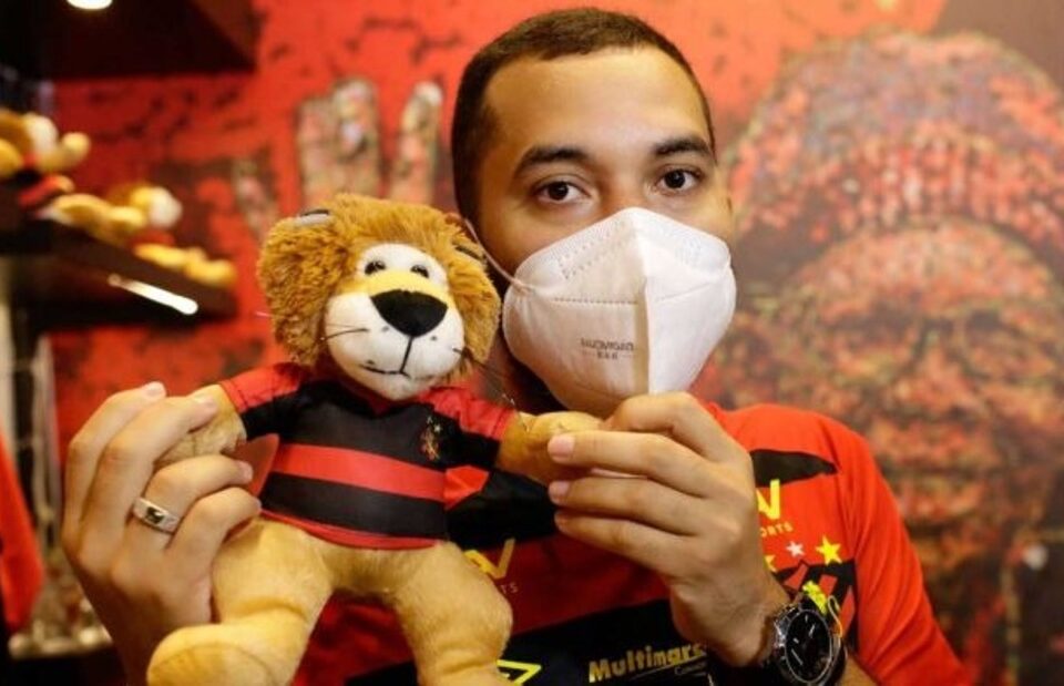 Sport Clube do Recife repudia homofobia de dirigente contra Gil do Vigor