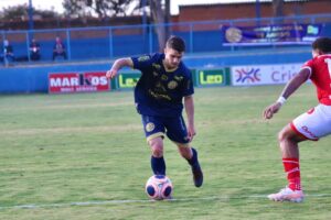 Cardoso é um dos jogadores que tem acordo com o Vila para disputa do Brasileirão. Foto: Nicolle Mendes/Aparecidense