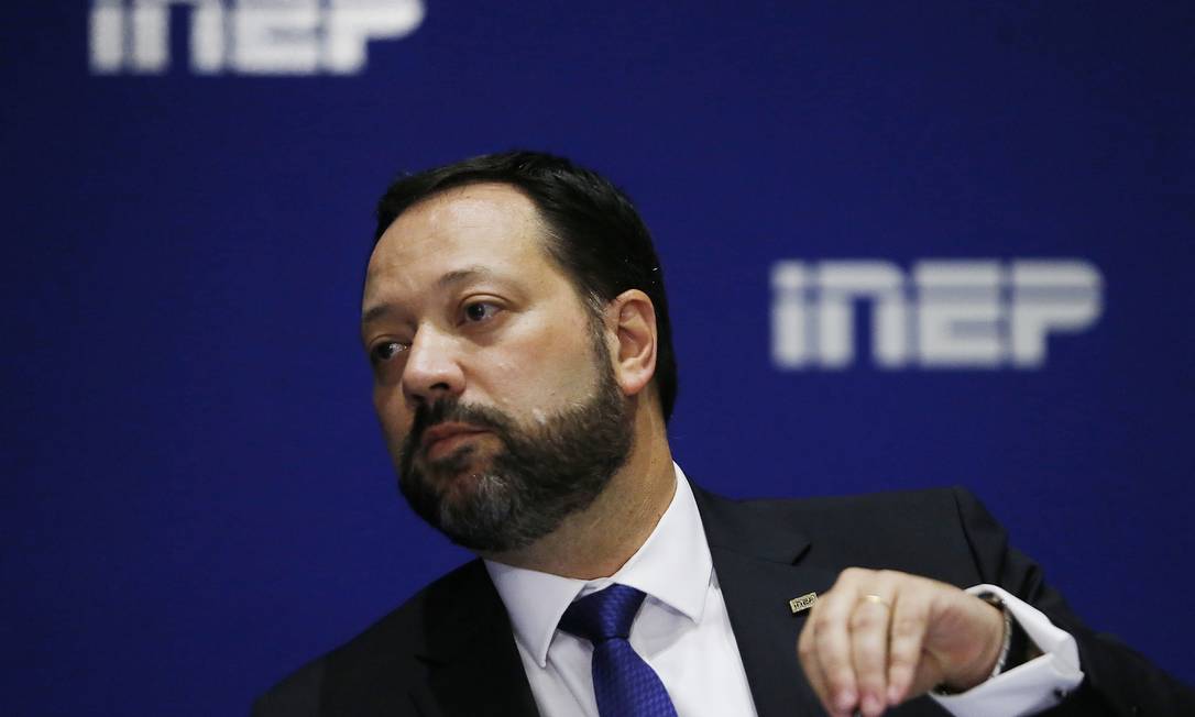 'O ministro da Educação foi totalmente omisso no Enem', afirma ex-presidente do Inep