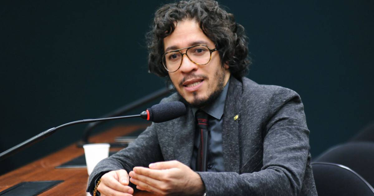 EX-deputado federal Jean Wyllys anuncia saída do PSOL e filiação ao PT