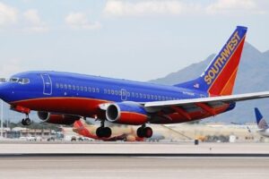 Piloto é condenado após ser flagrado assistindo pornografia durante voo nos EUA