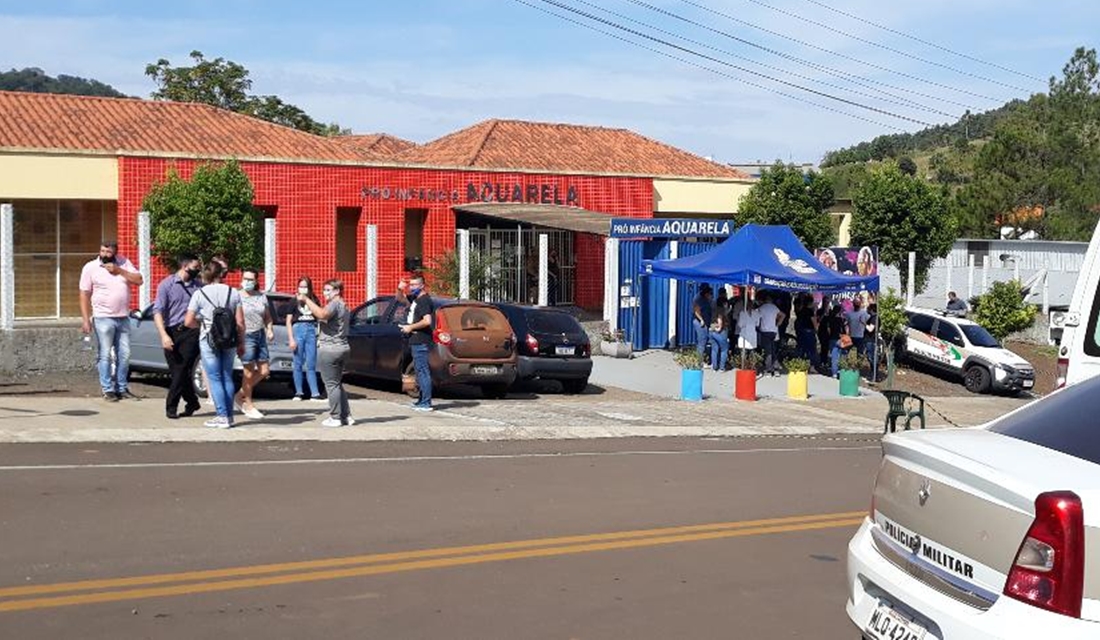 O jovem de 18 anos suspeito de atacar uma creche no município de Saudades, a 446 km de Florianópolis (SC), continua internado Após deixar UTI, suspeito de atacar creche em SC segue estável