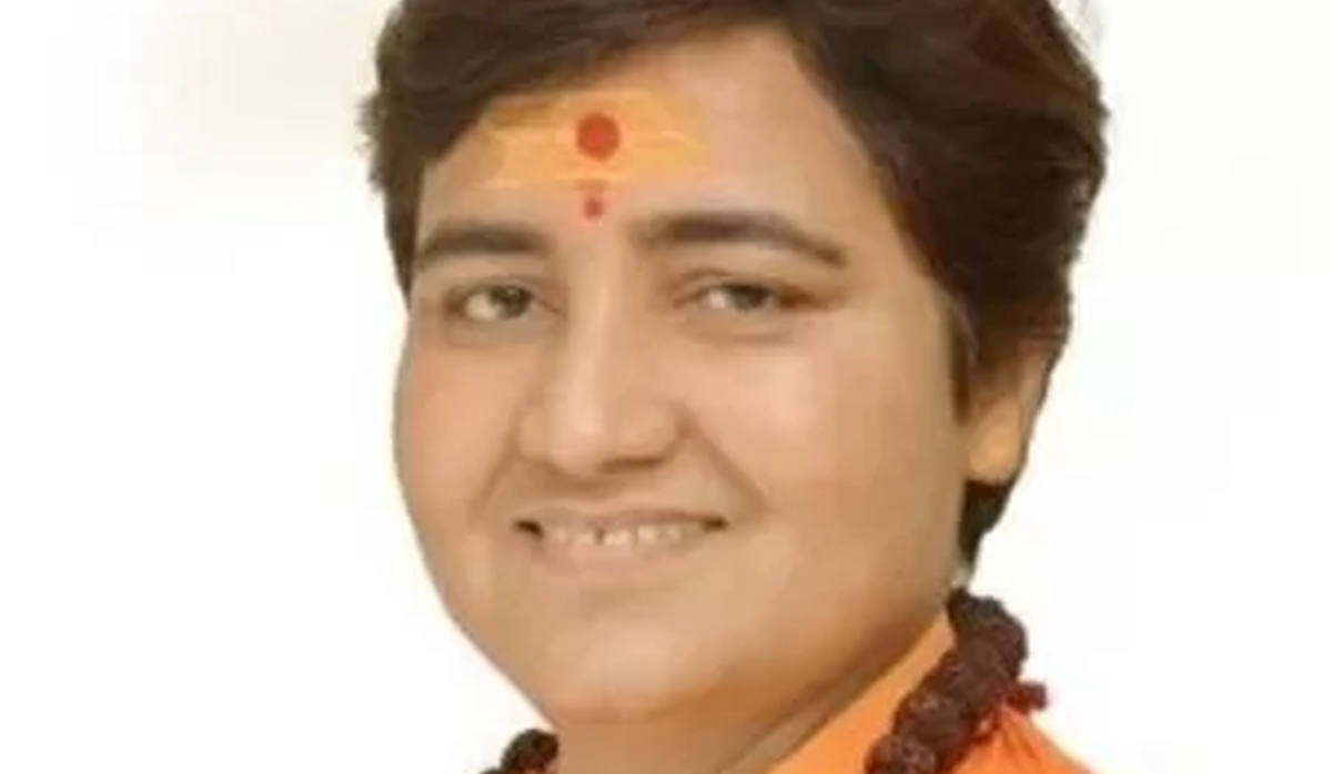 A parlamentar indiana Pragya Singh Thakur, de 51 anos, disse em uma explanação no domingo (16) que bebe urina de vaca para evitar a covid-19 - Parlamentar indiana diz que bebe urina de vaca para evitar a covid-19