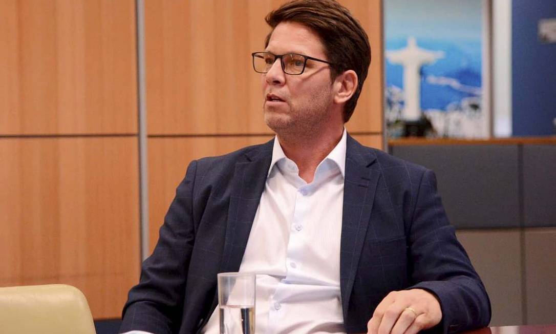 Mario Frias anuncia retorno ao trabalho um dia após cateterismo