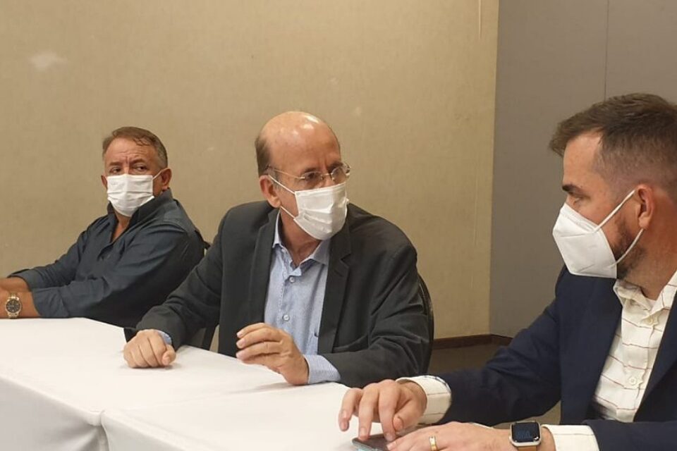Mendanha em encontro com Rubens Otoni