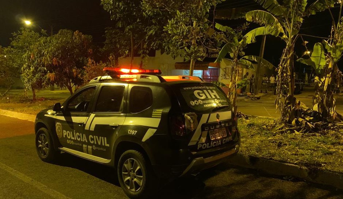Álvaro Filipe foi morto a tiros na noite desta quarta-feira (12), no setor Jardim Esperança, em Anápolis. Uma testemunha revelouHomem é assassinado na porta da casa de colega em Anápolis (Foto: Divulgação)