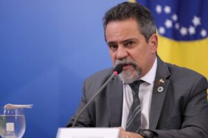 Também foram aprovados requerimentos para que Ministério da Saúde e outros órgãos prestem informações