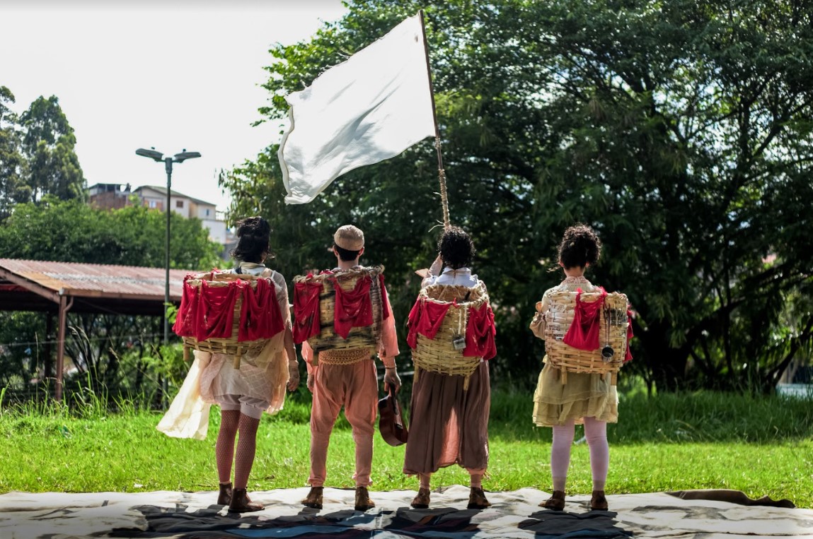 Peça infantil no projeto Em Casa Com Sesc