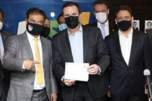 Prefeito do Rio de Janeiro, Eduardo Paes, após assinar filiação ao PSD (Foto: Twitter)