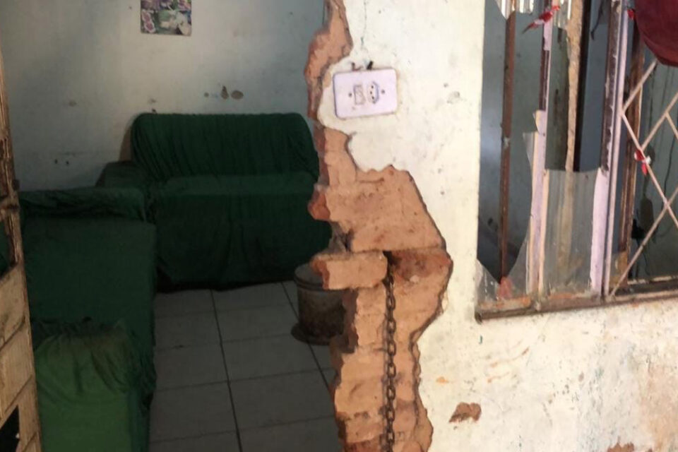 Preso homem suspeito de estuprar uma mulher em Goiânia. O suspeito usava tornozeleira eletrônica, em razão de outro crime de estupro