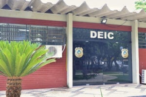 Preso suspeito de realizar comércio ilegal de armas e o roubo a casas, em Goiânia. Investigado é natural do Estado da Paraíba