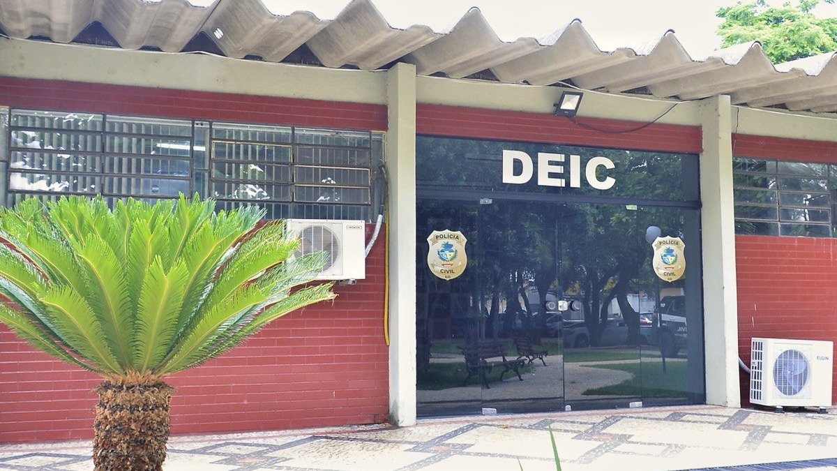 Preso suspeito de realizar comércio ilegal de armas e o roubo a casas, em Goiânia. Investigado é natural do Estado da Paraíba