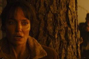 Aqueles Que Me Desejam a Morte Angelina Jolie volta às telas em 'Aqueles Que Me Desejam a Morte'