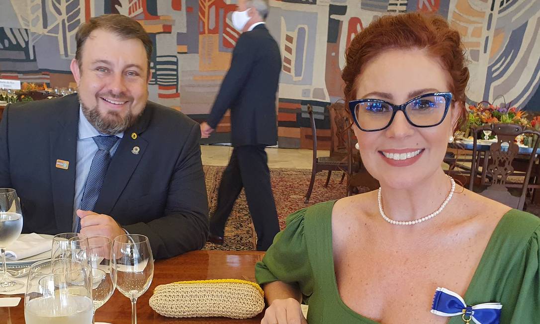 Deputada empregava até janeiro em seu gabinete irmão de Nabhan Garcia, secretário ao qual Bruno Zambelli será subordinado