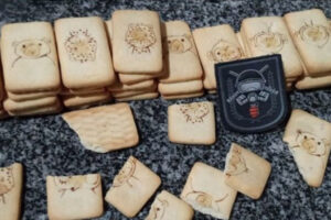 Mulher é flagrada com droga sintética escondida em bolacha, em Aparecida