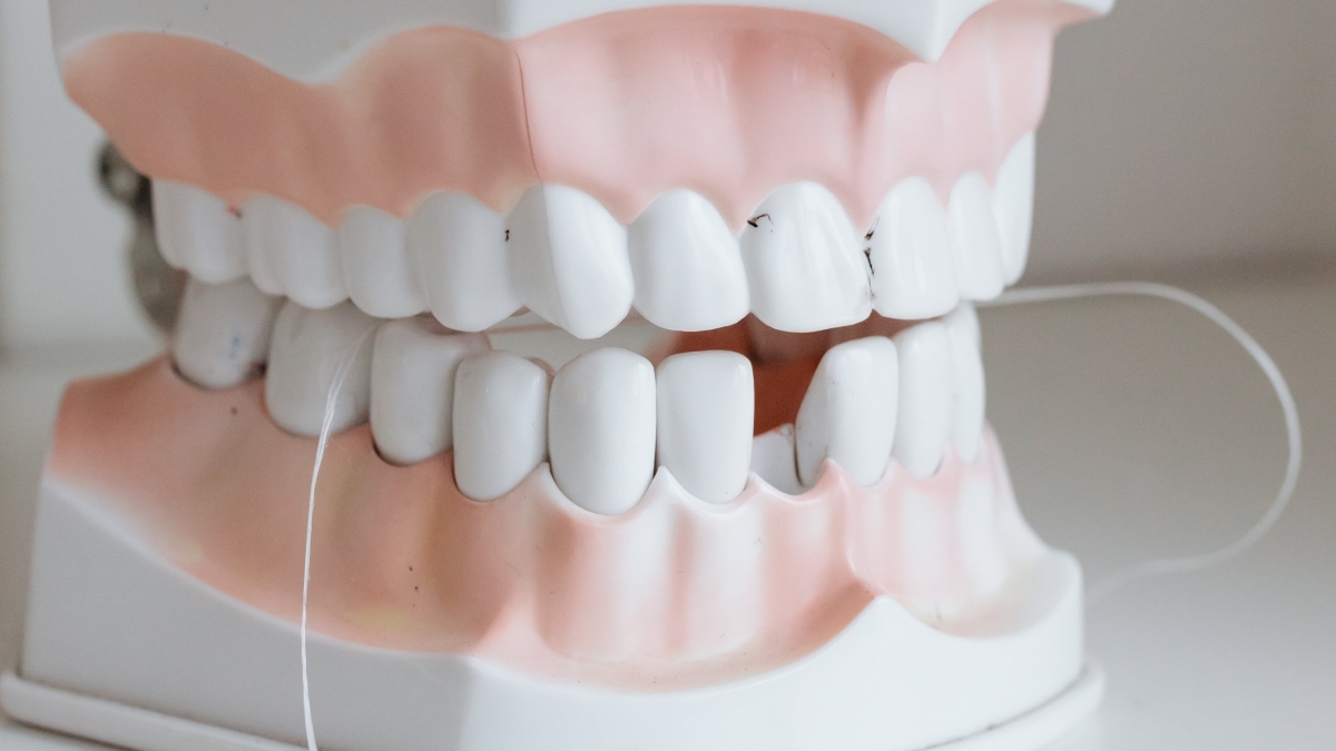 Casos de bruxismo aumentam por causa do estresse e tensão na pandemia (Foto: Pexels)